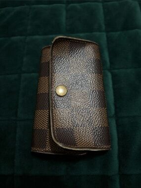 Louis Vuitton Damier Ebene 6 Ring Key Holder